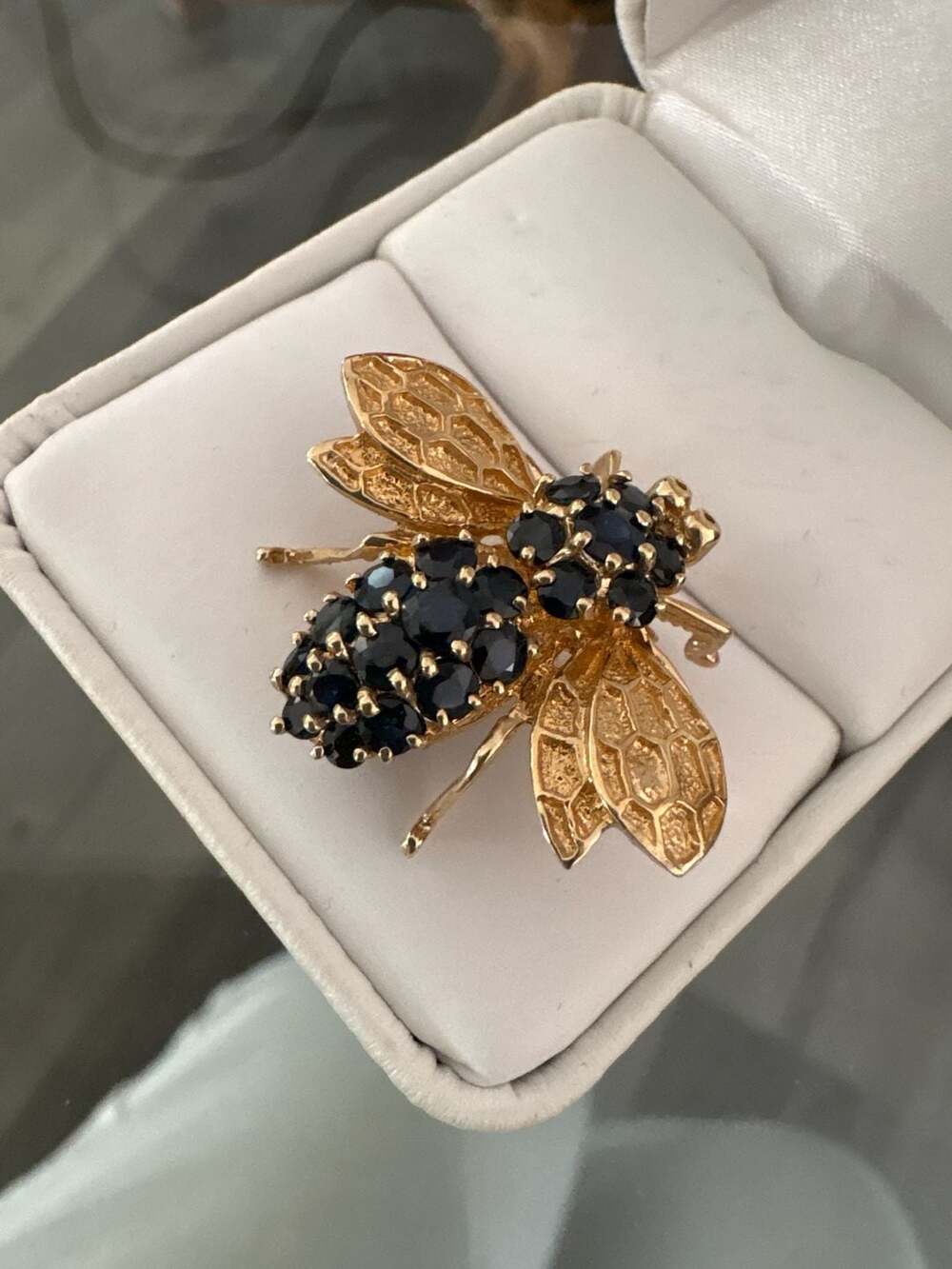 Vintage Large 14K Yellow Gold Sapphire Bee Brooch Pin
Never Worn Stunning